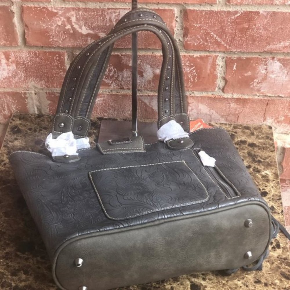 Trinity Ranch Tooled Design Concealed Carry Bag - Picture 6 of 7